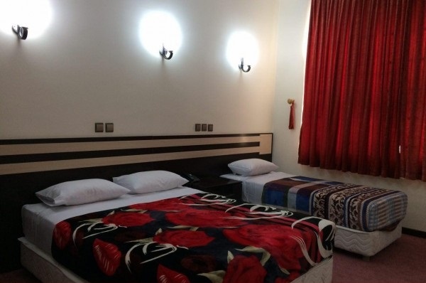 اتاق دو تخته توئین هتل آپارتمان ایرانیکا (مهر اصل) اهواز